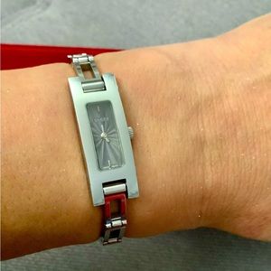 Ladies GUCCI stainless steel dress watch 🌹🌹🌹